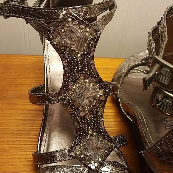 Kenneth Cole Crocodile Print Wedge - Picture 5 of 5